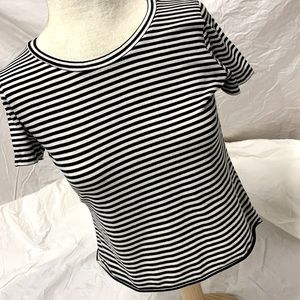 Mossimo Women’s Medium Crop top